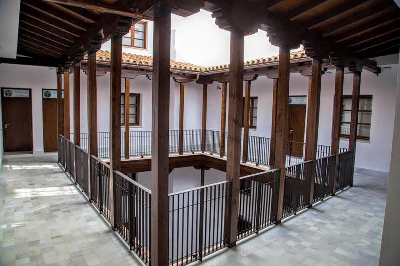 Palacio Del Siglo XVII Frente A Los Jardines De Murillo Sevilla Eksteriør bilde