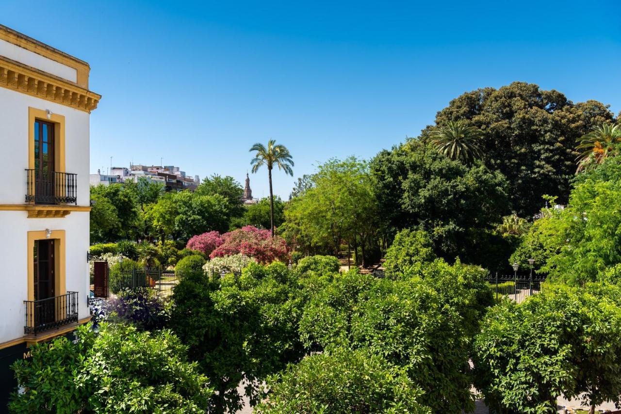 Palacio Del Siglo XVII Frente A Los Jardines De Murillo Sevilla Eksteriør bilde